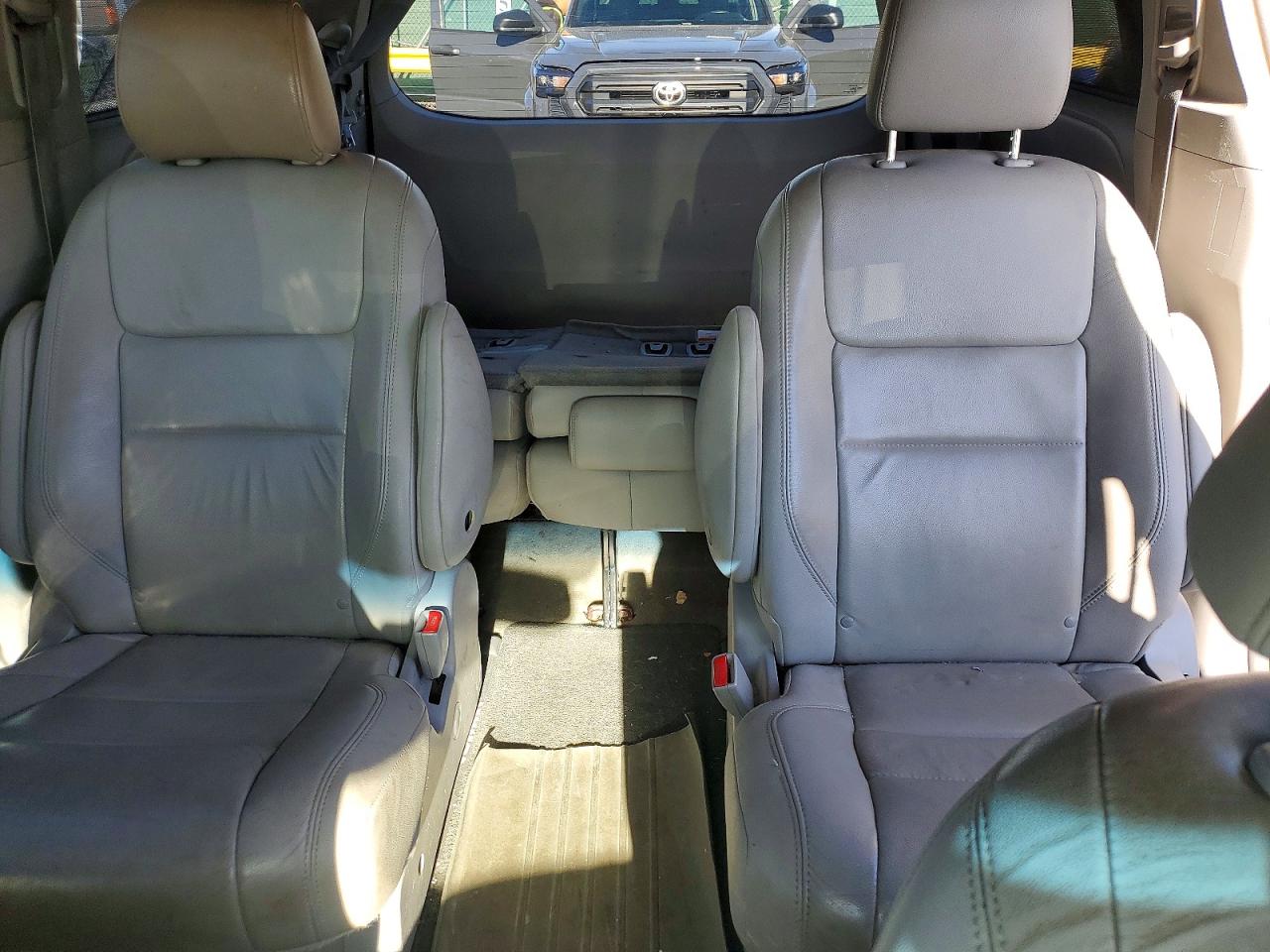 Toyota Sienna Xle 7-passenger