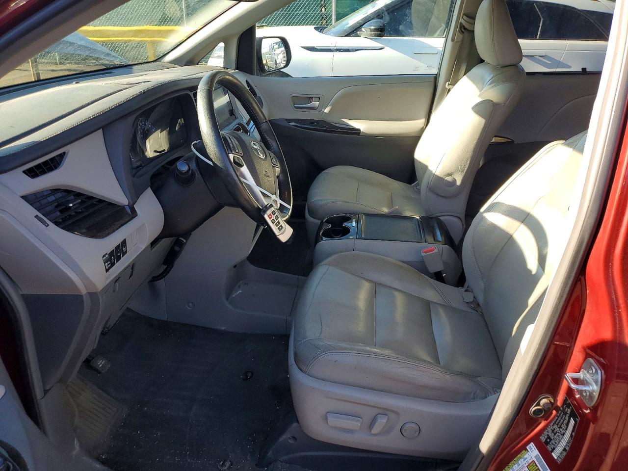 Toyota Sienna Xle 7-passenger