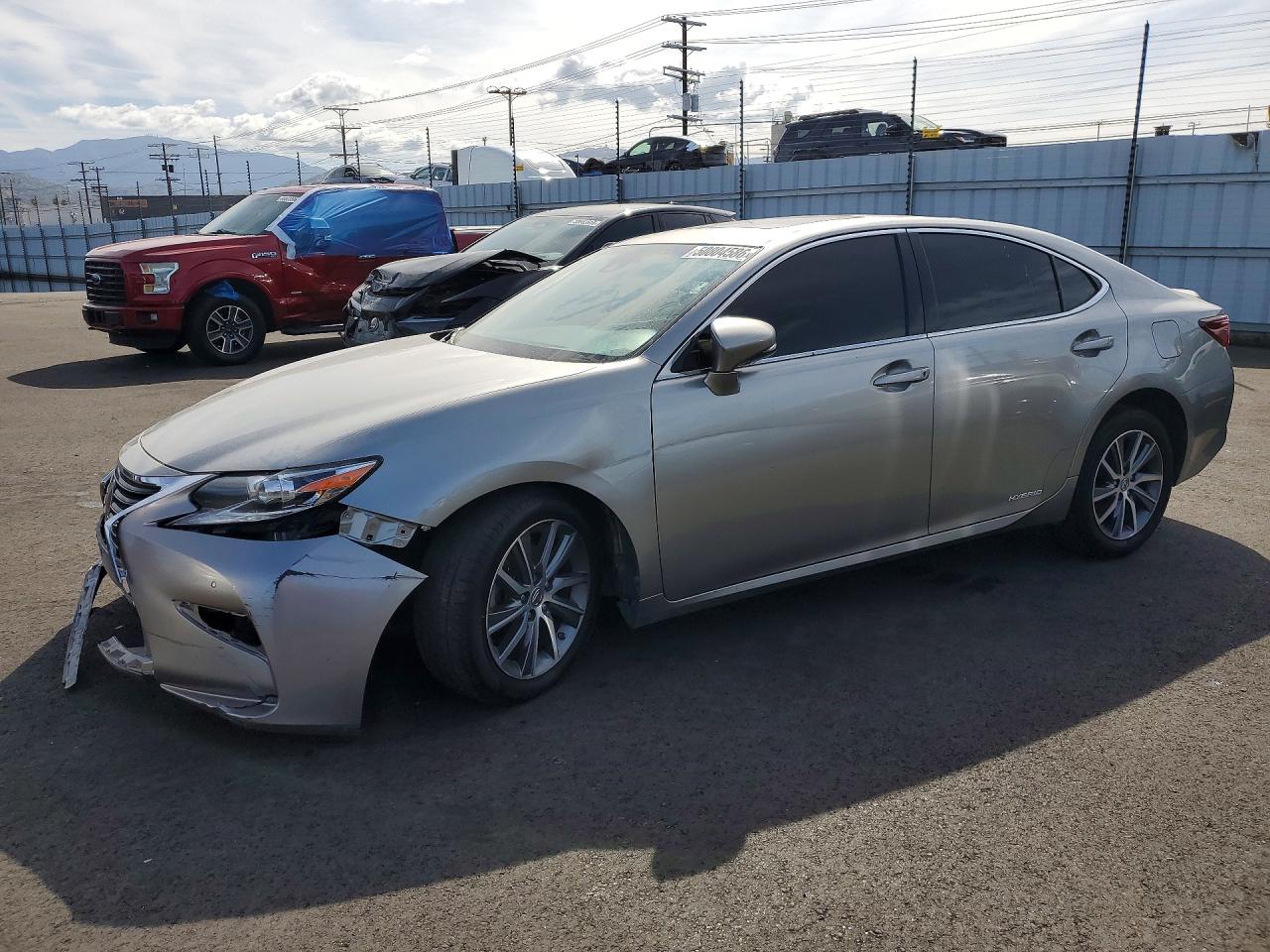 Salvage Lexus Es Image