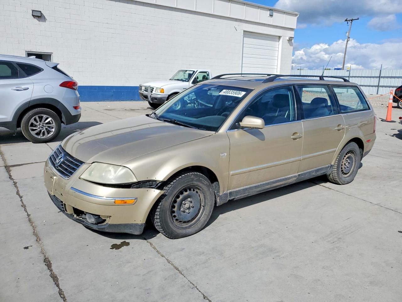 Salvage Volkswagen Passat Image
