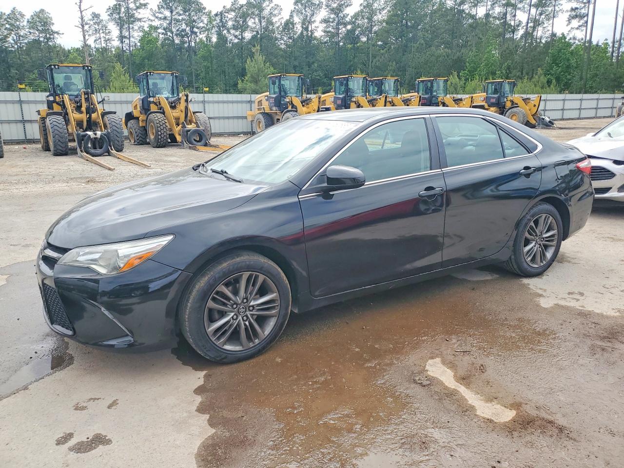 Salvage Toyota Camry Image