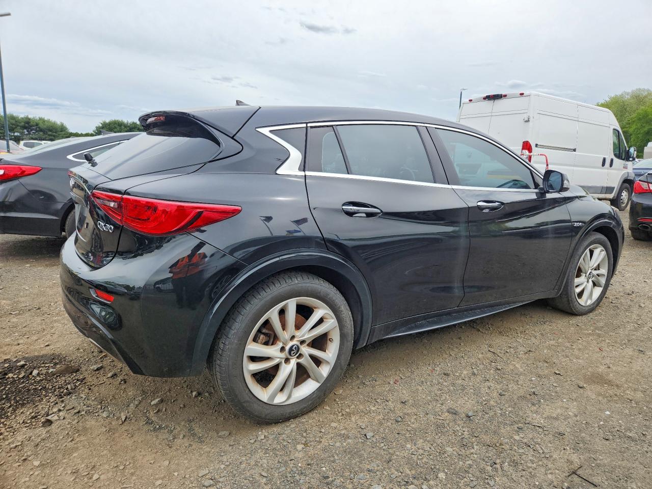 INFINITI Qx Luxury