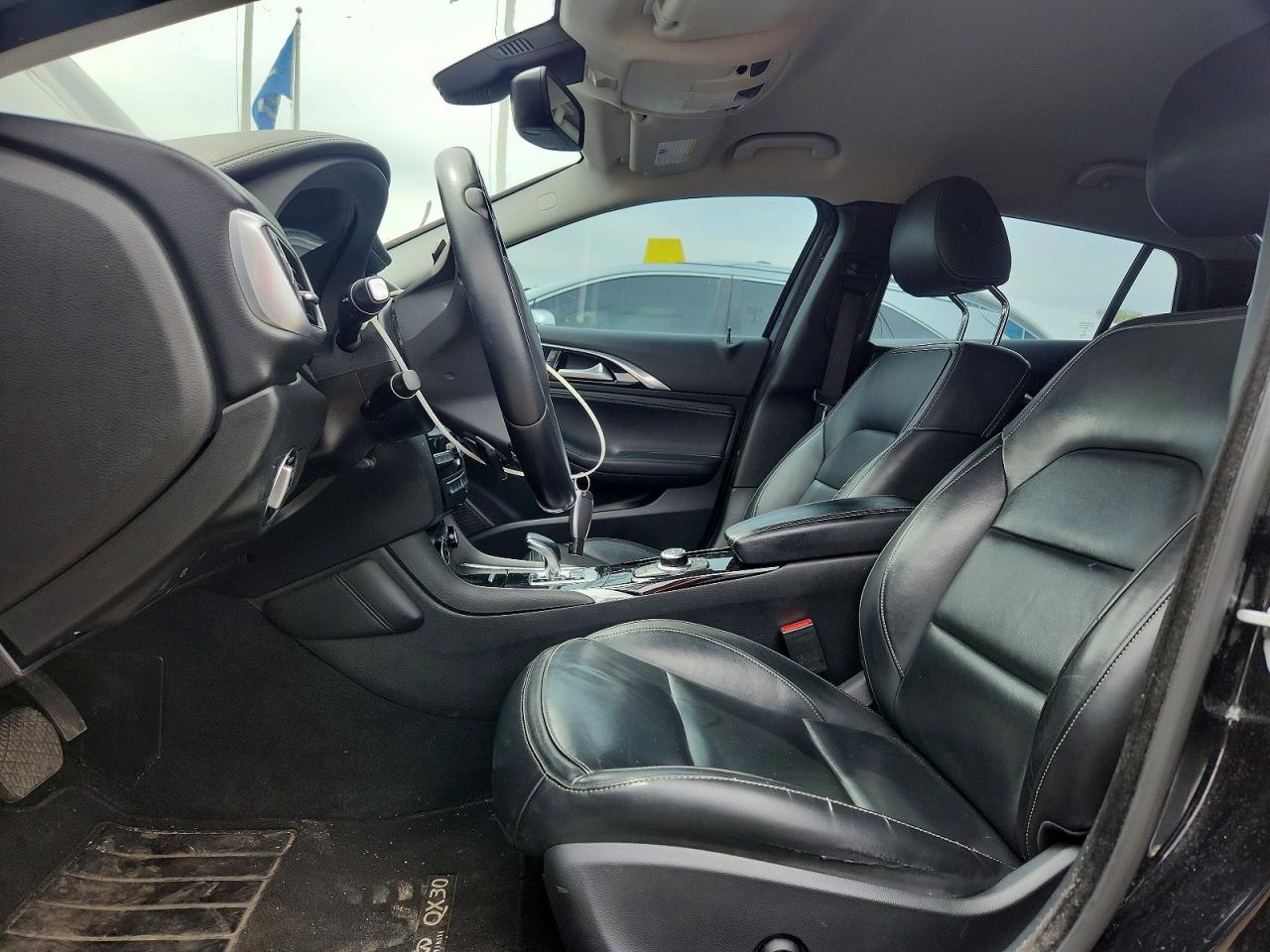 INFINITI Qx Luxury