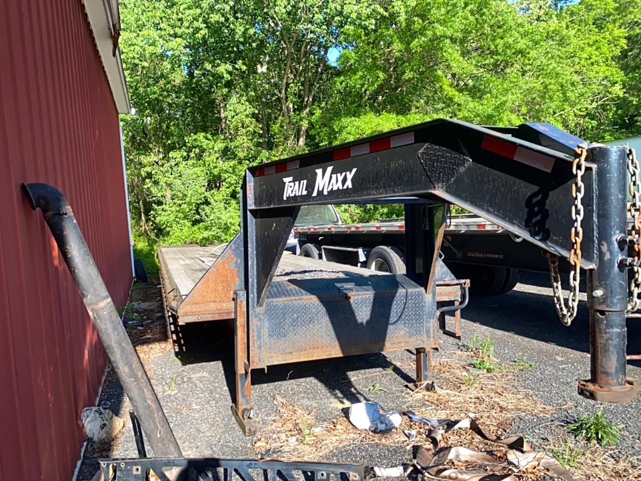 Salvage Trailmax Trailer Image