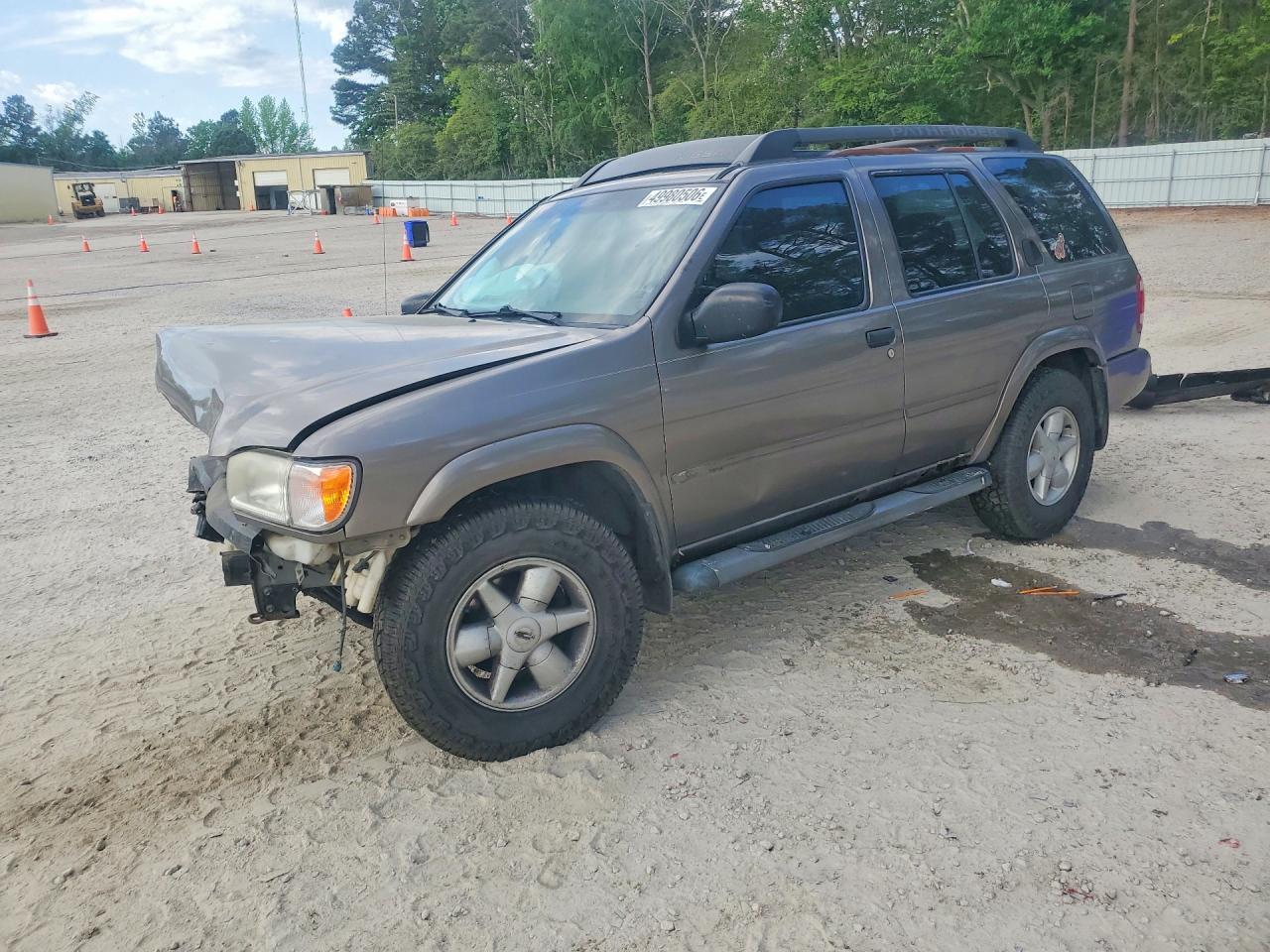 Salvage Nissan Pathfinder Image