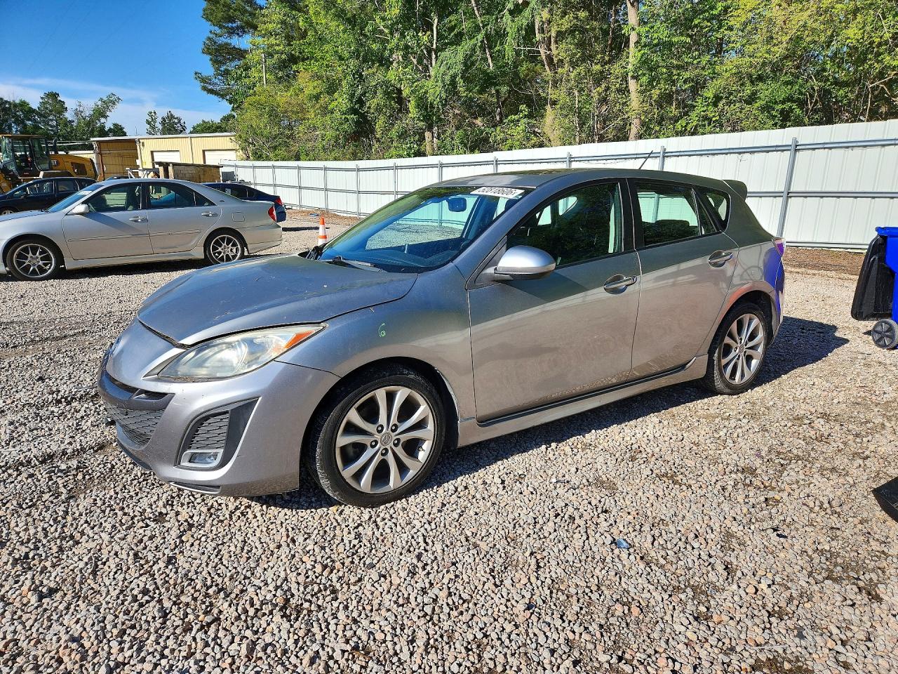 Salvage Mazda Mazda3 Image