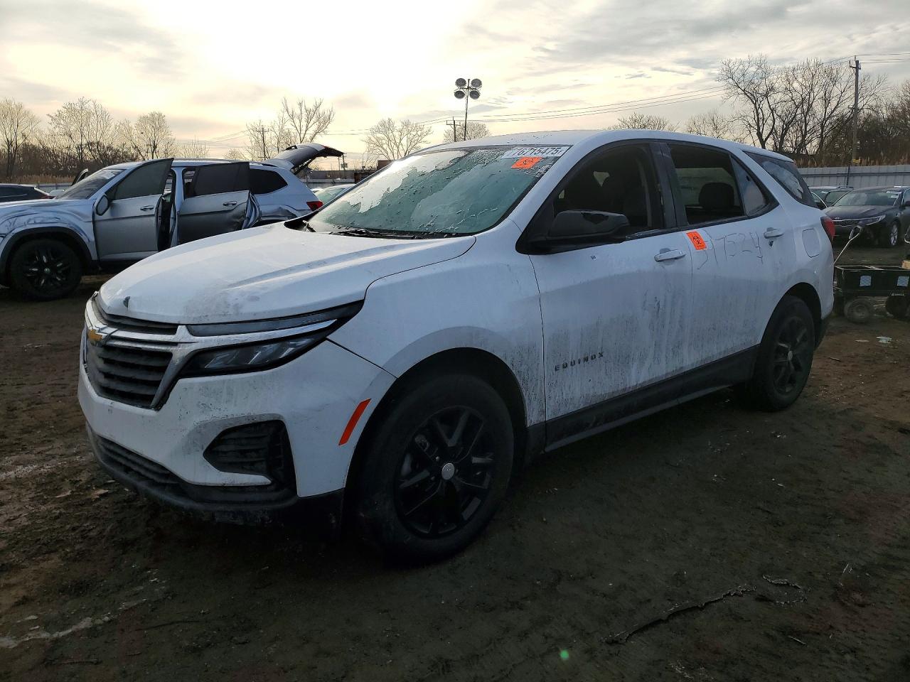 Salvage Chevrolet Equinox Image