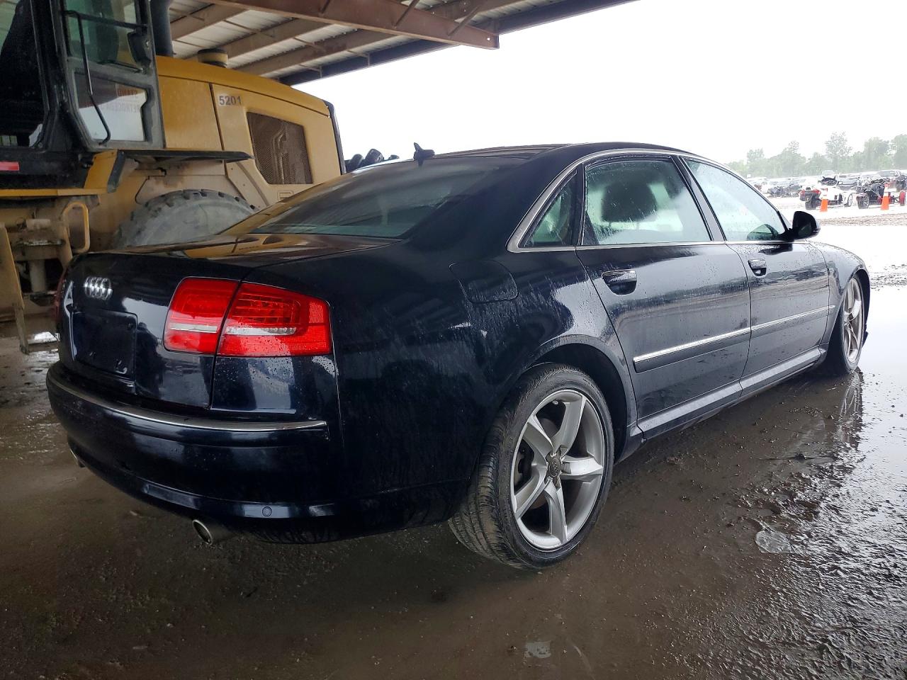Audi A8 L Quattro