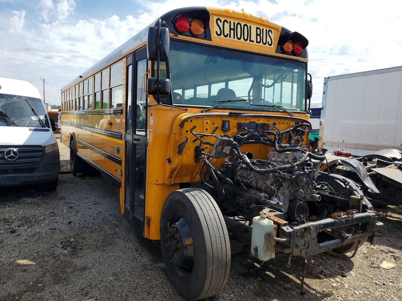 Salvage Ic Corporation Bus Image