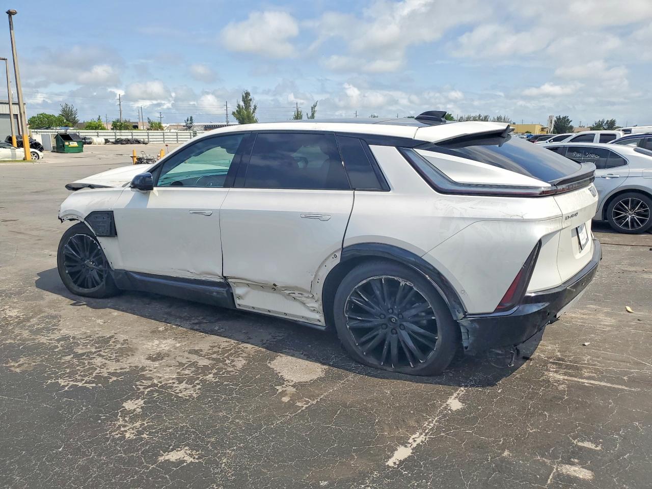 Cadillac LYRIQ Sport