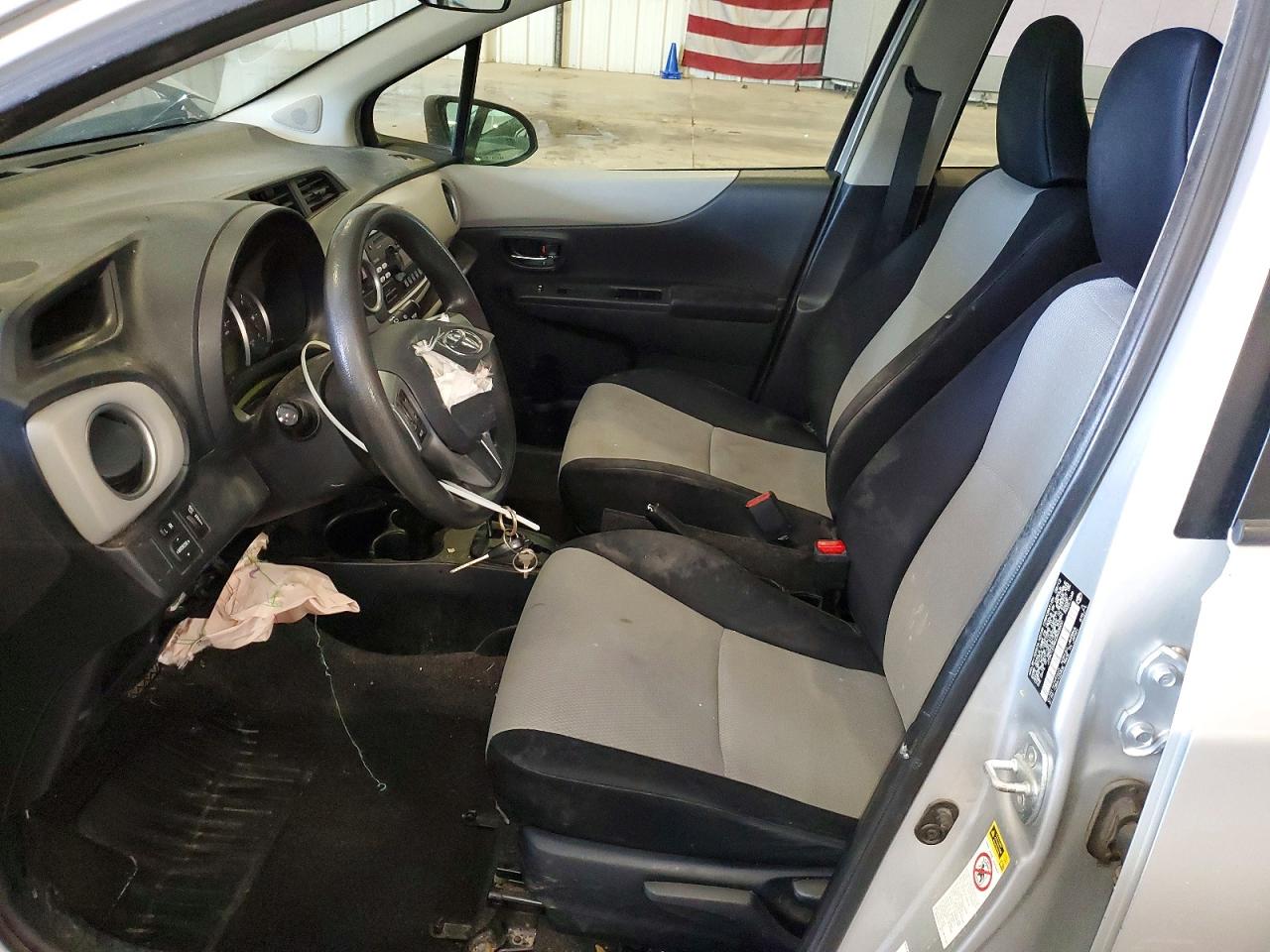 Toyota Yaris 5-door Le