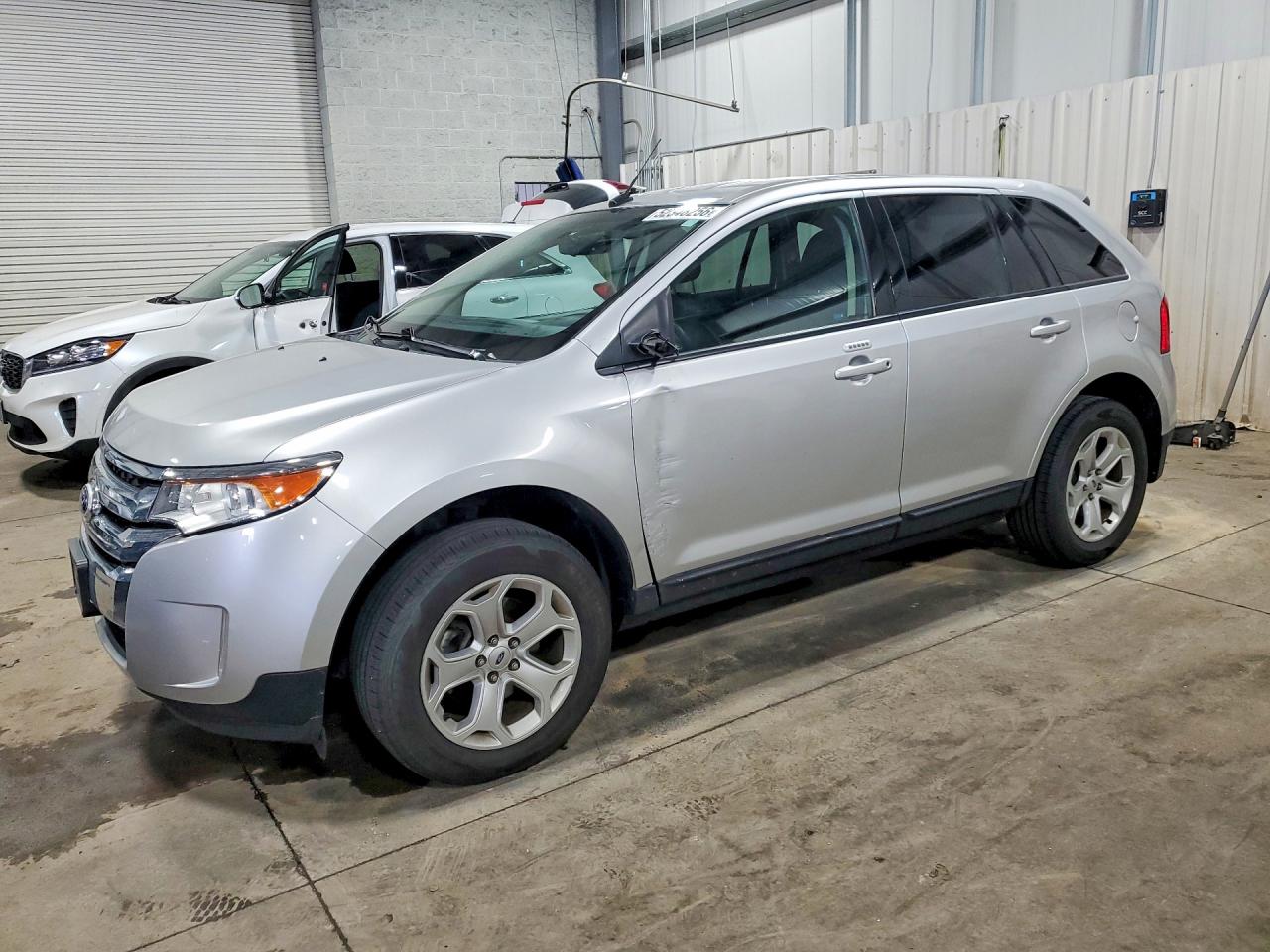 Salvage Ford Edge Image