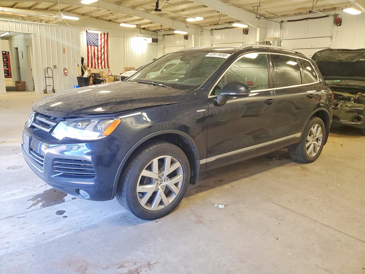 Salvage Volkswagen Touareg Image
