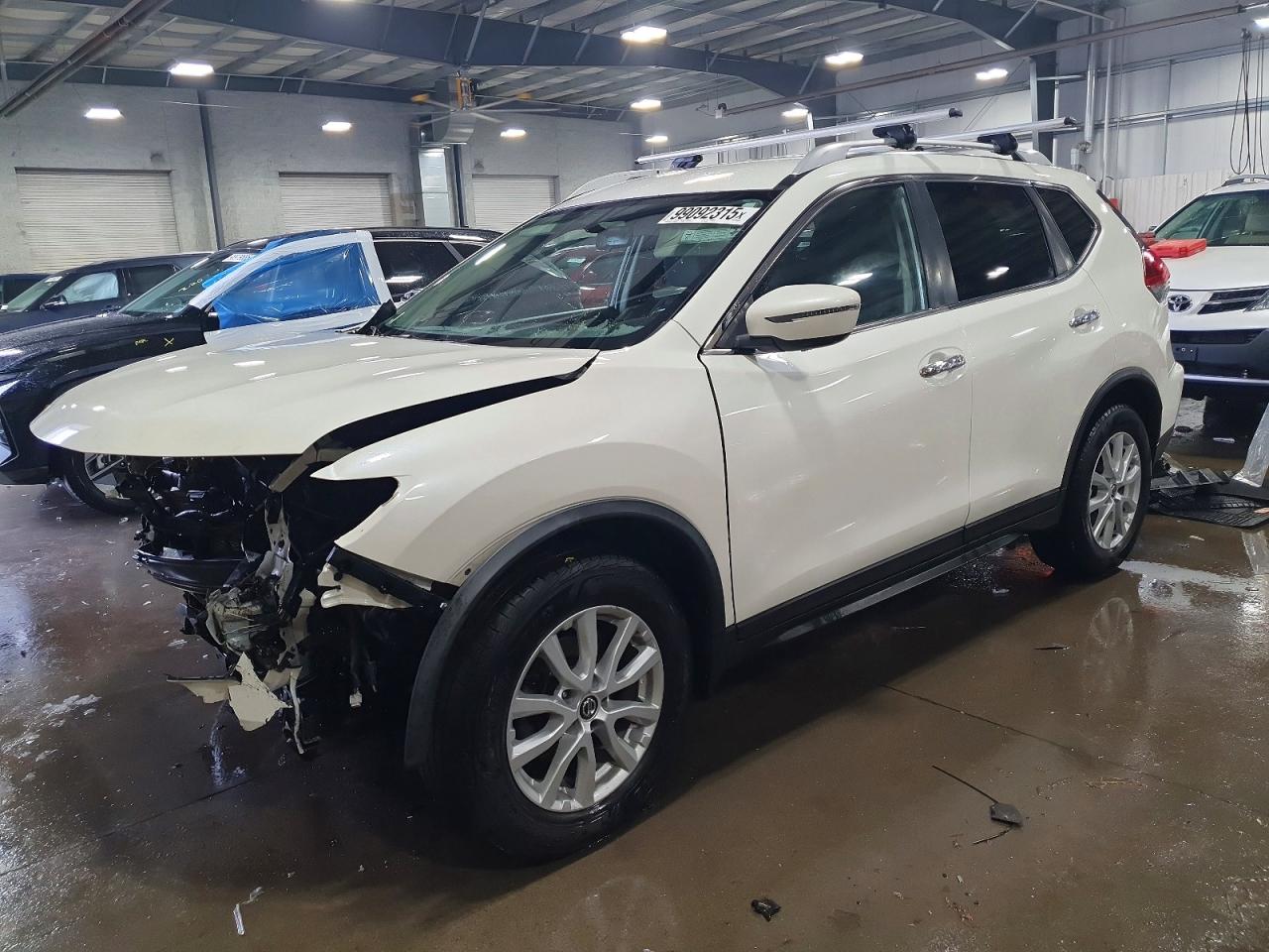 Salvage Nissan Rogue Image