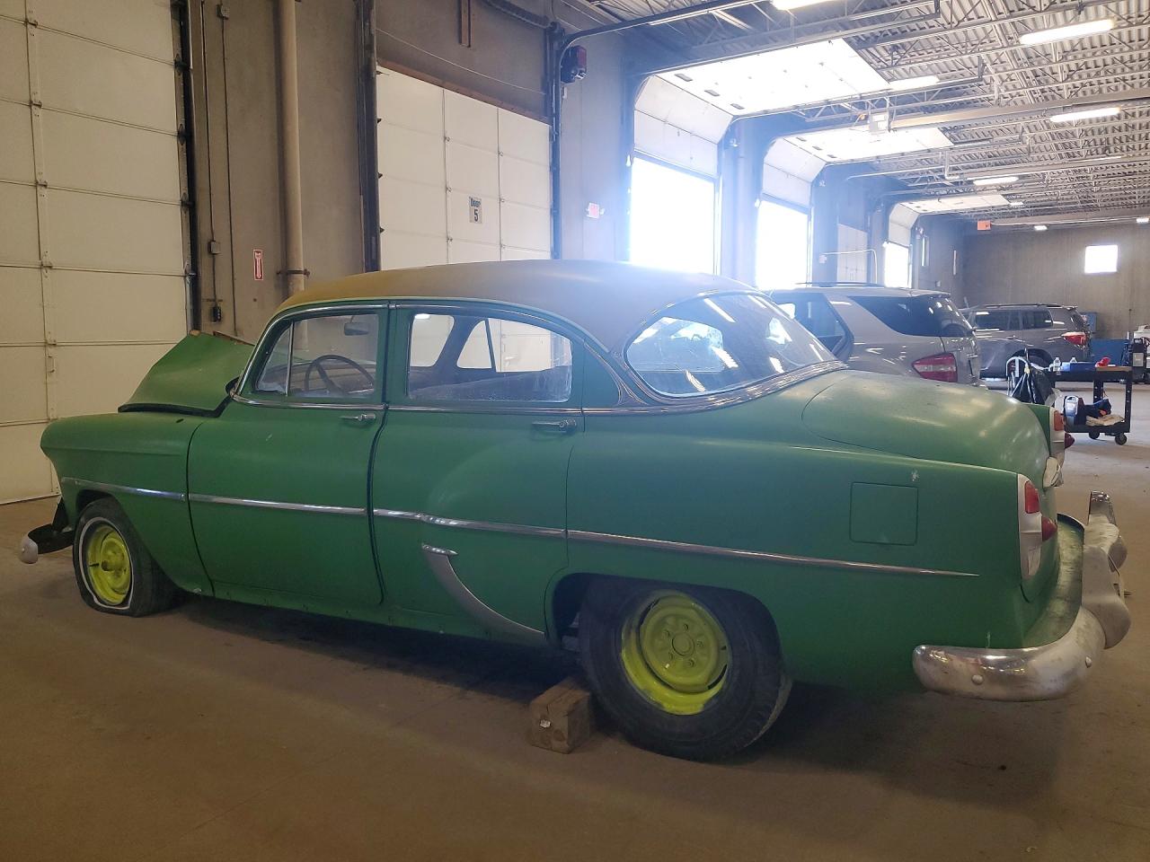 Chevrolet 2100
