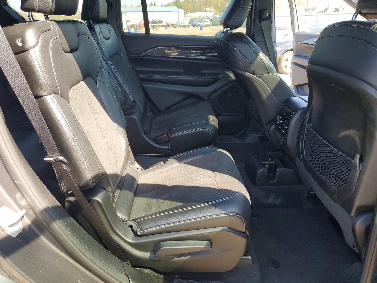 Jeep Cherokee L Laredo
