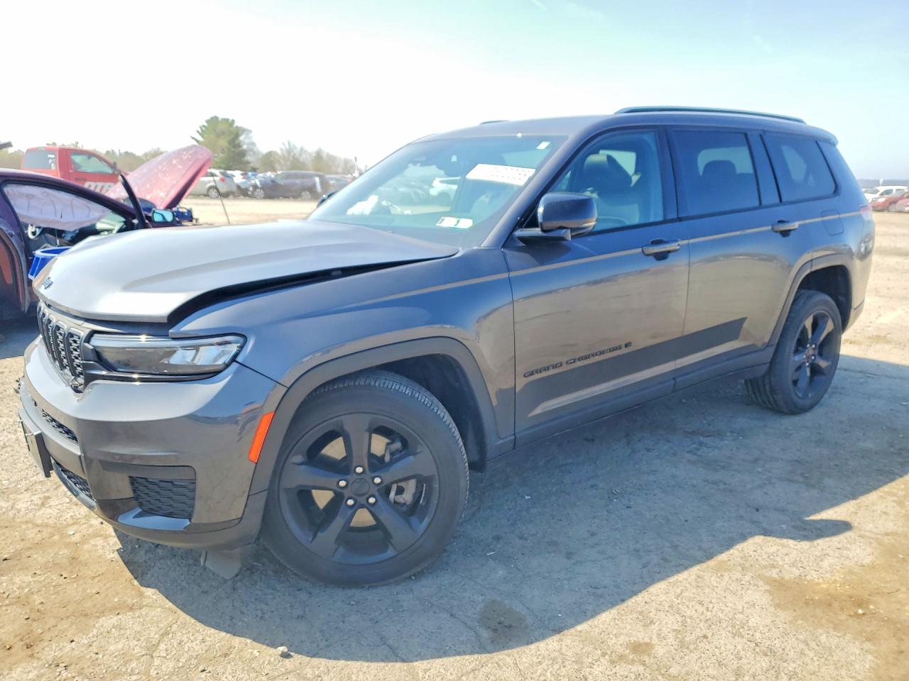 Salvage Jeep Cherokee Image