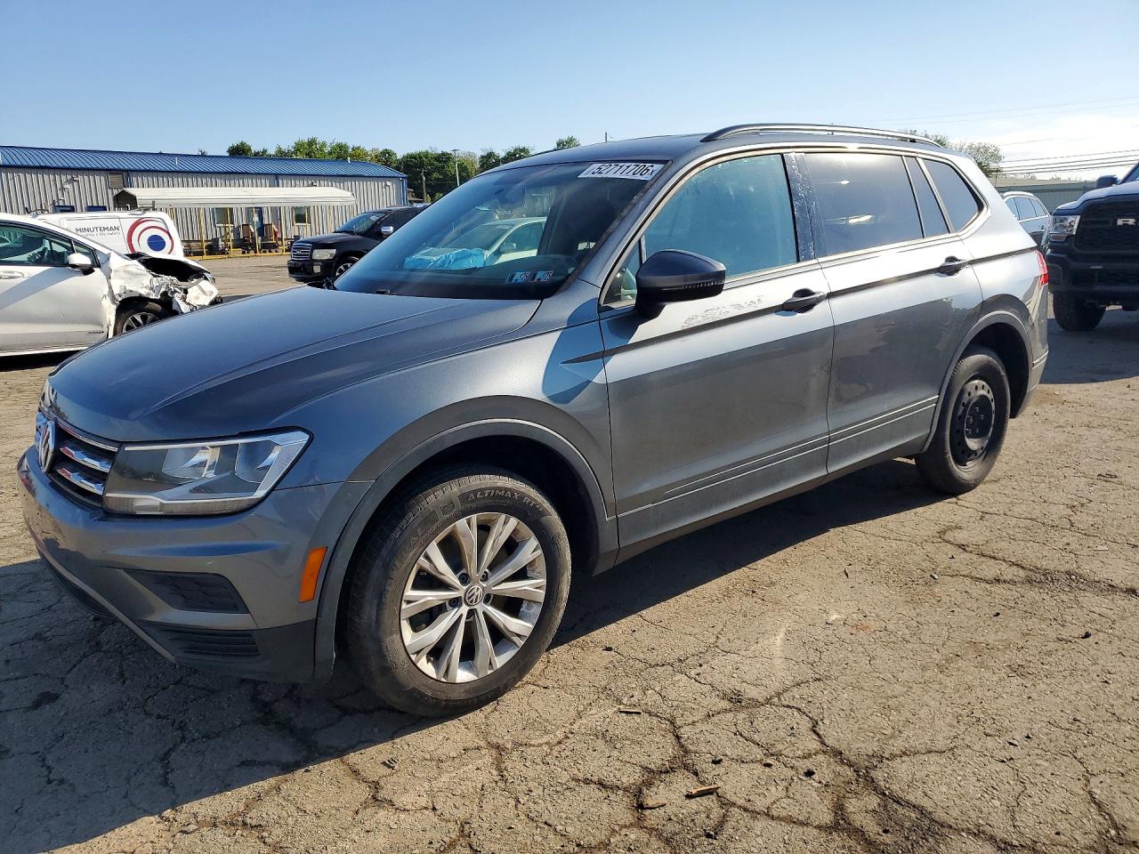 Salvage Volkswagen Tiguan Image