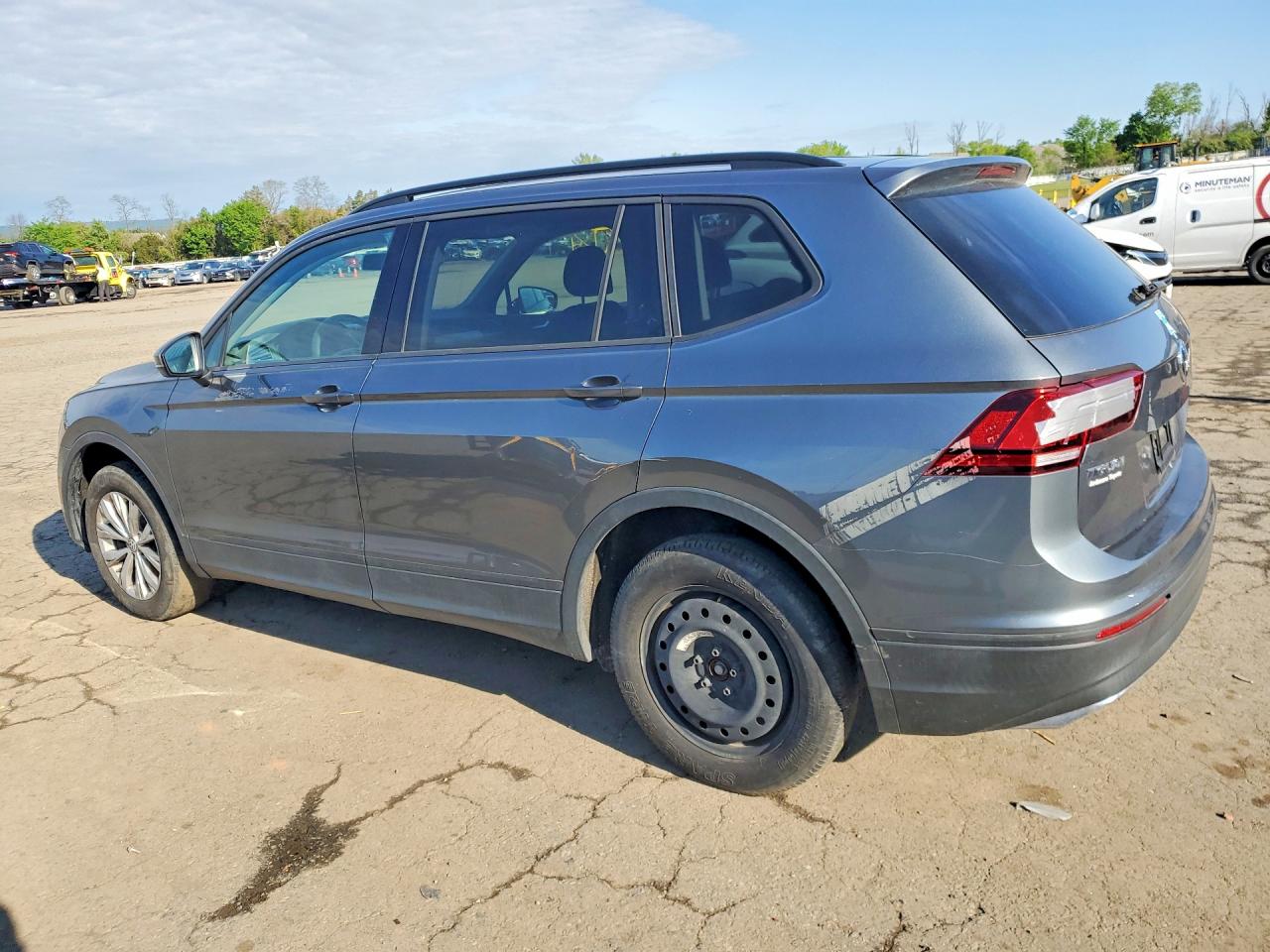 Volkswagen Tiguan S