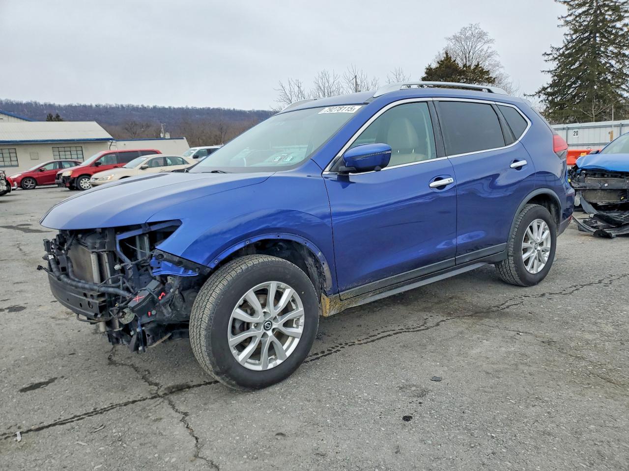 Salvage Nissan Rogue Image