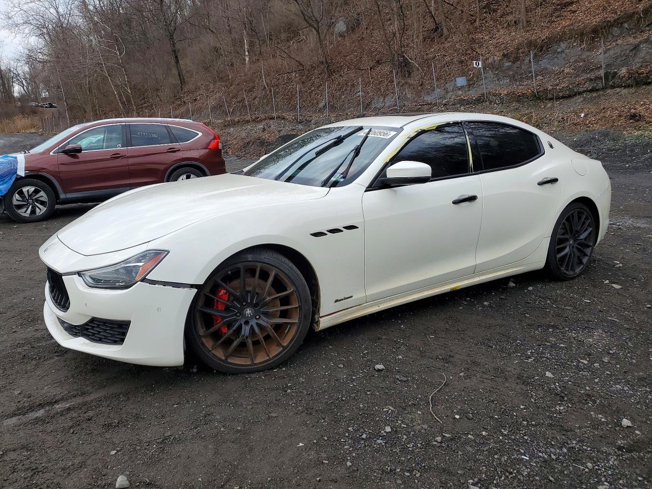 Salvage Maserati Ghibli Image