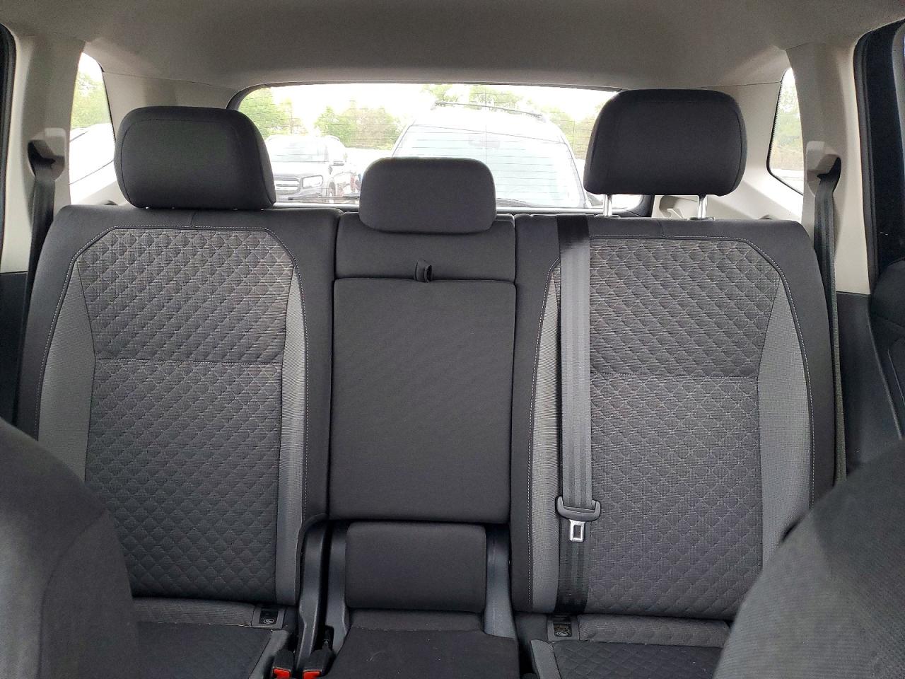 Volkswagen Tiguan S