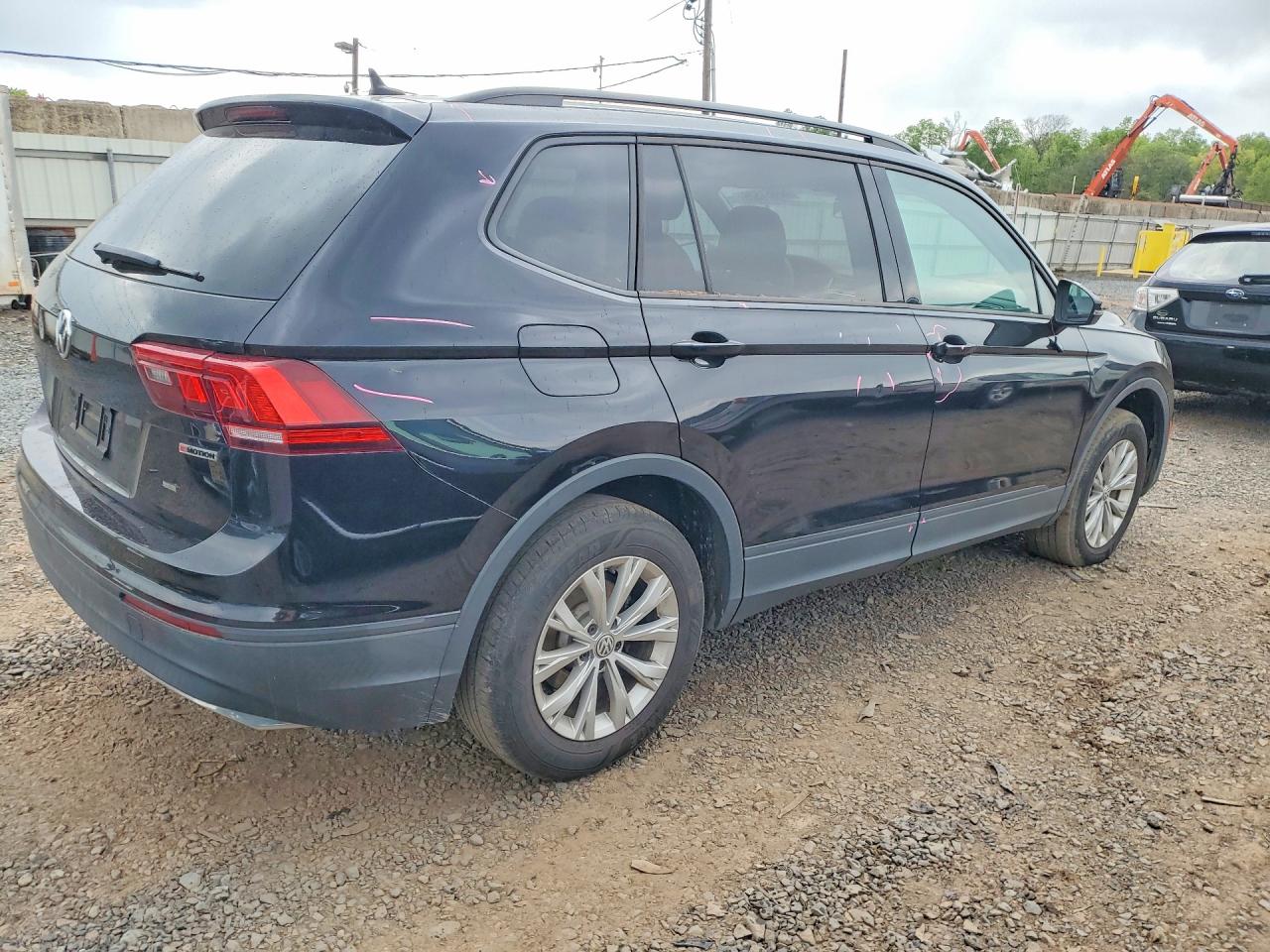 Volkswagen Tiguan S