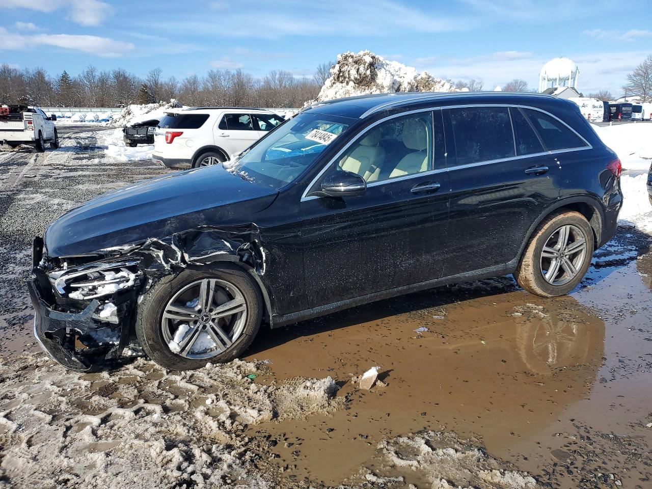 Salvage Mercedes-Benz GLC Image