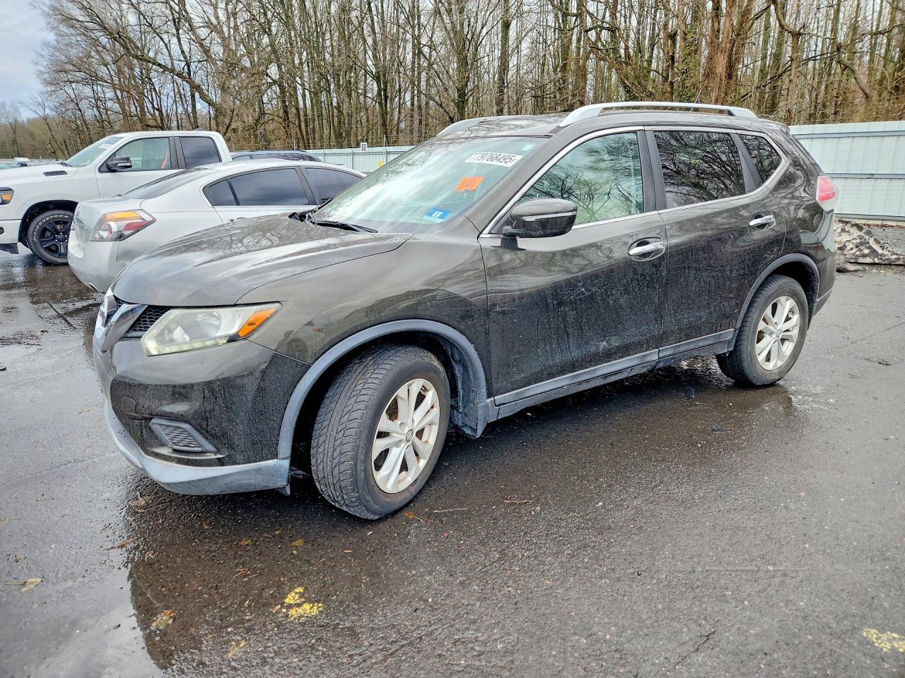 Salvage Nissan Rogue Image