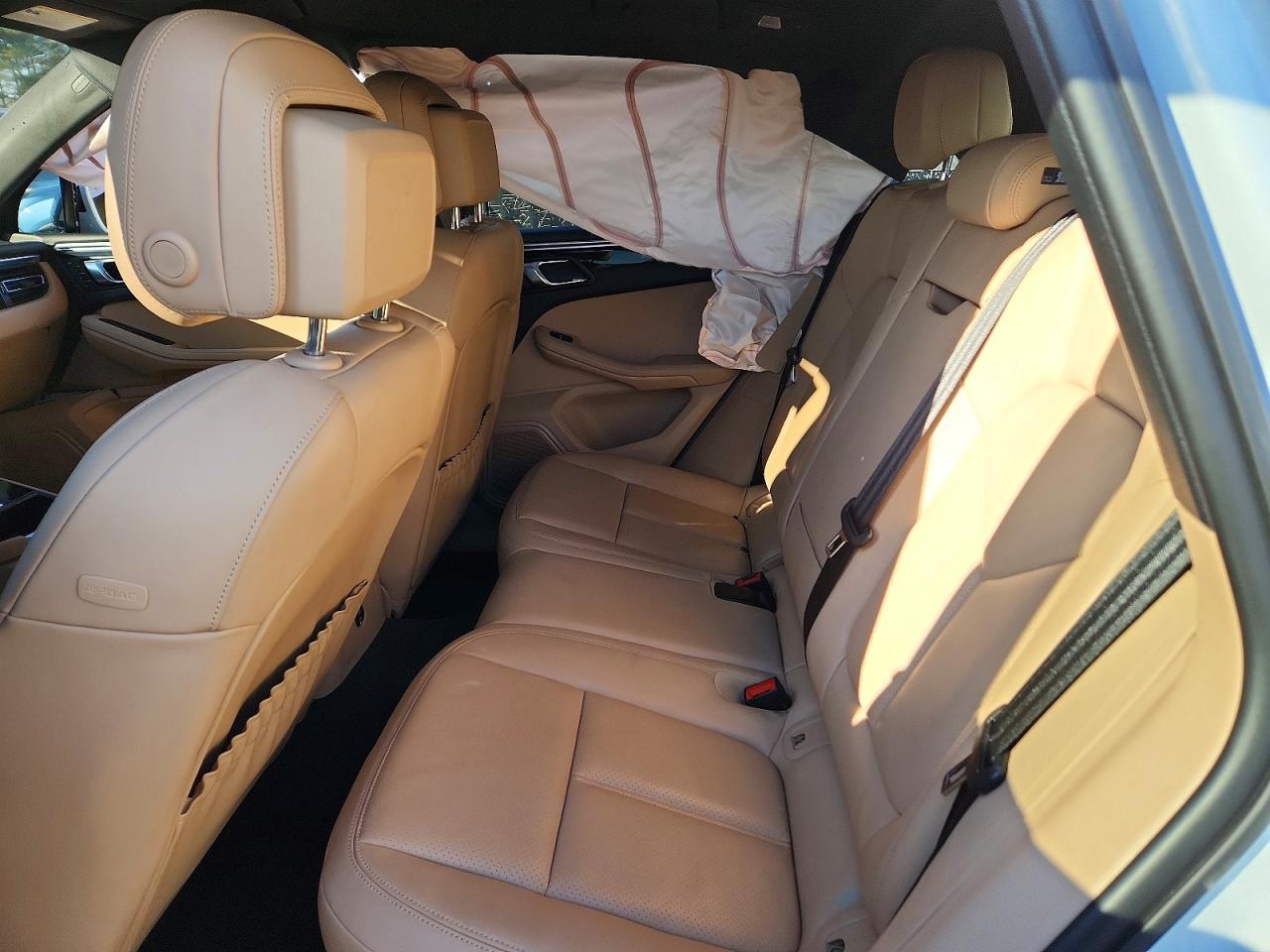 Porsche Macan Base