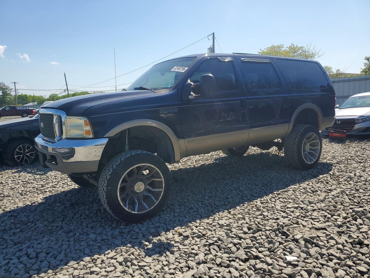 Salvage Ford Excursion Image