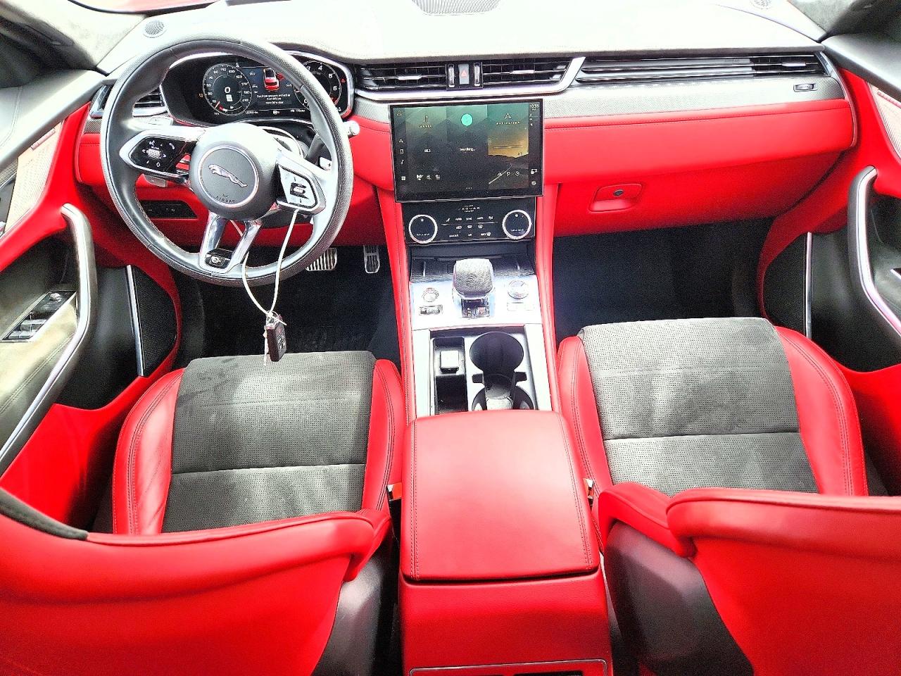 Jaguar F-PACE Svr