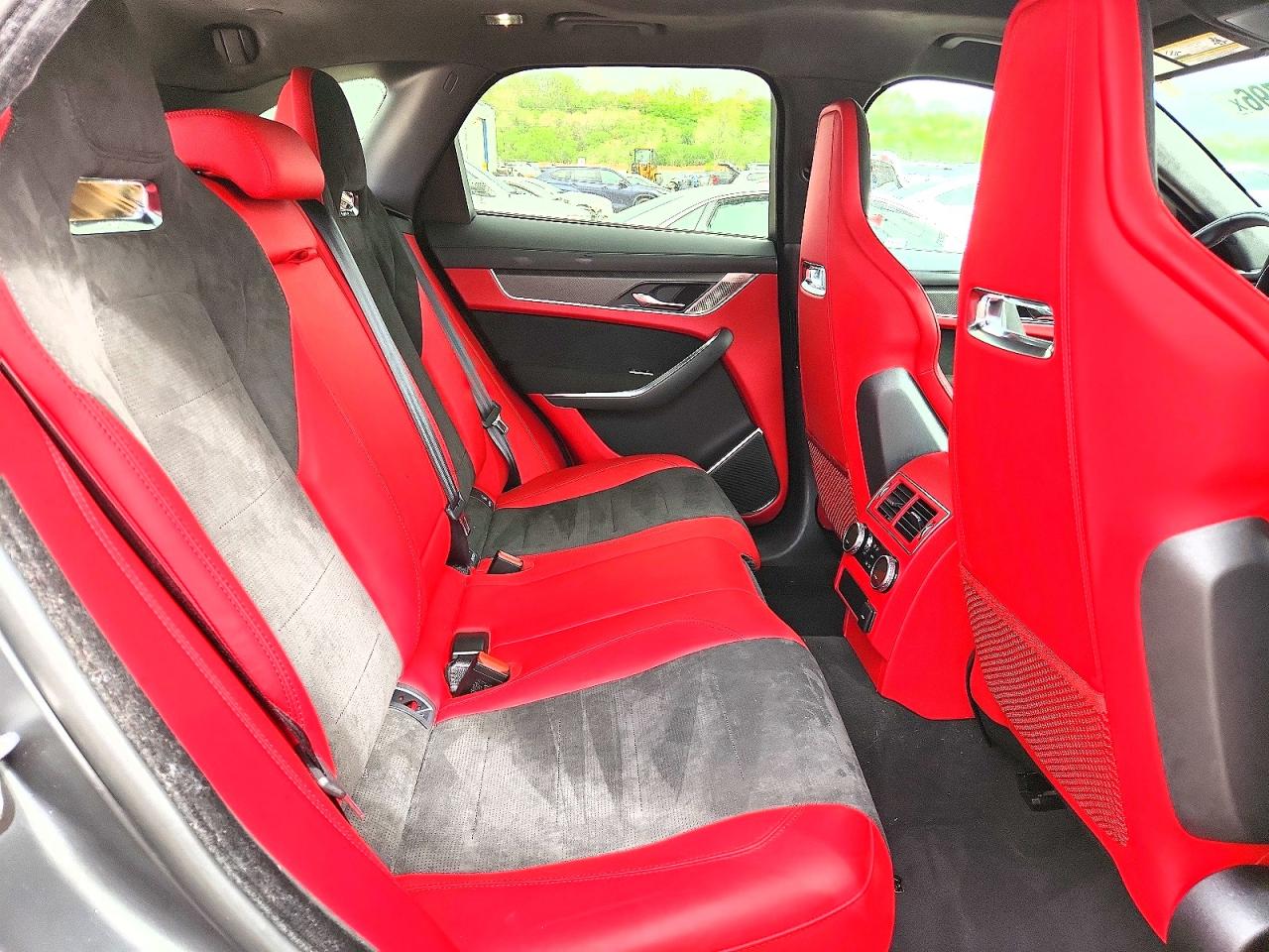 Jaguar F-PACE Svr