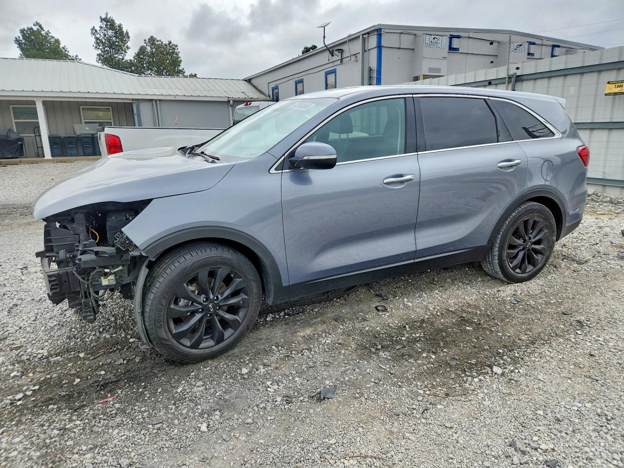 Salvage Kia Sorento Image