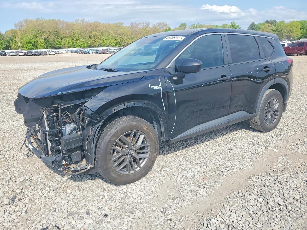 Salvage Nissan Rogue Image