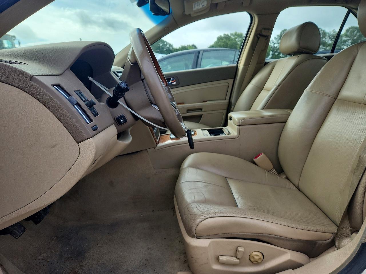 Cadillac STS