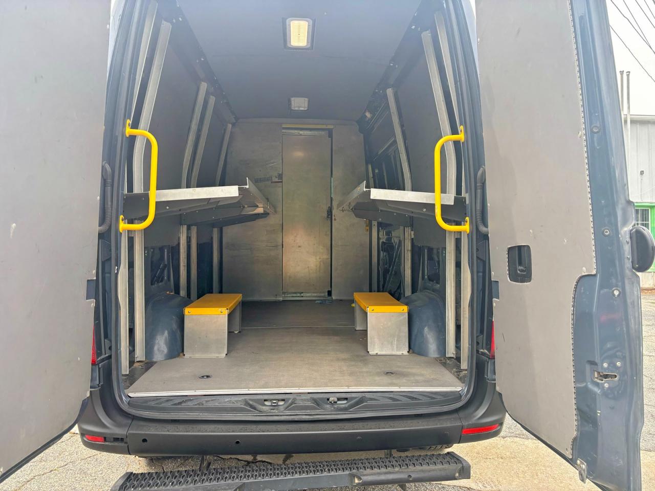 Mercedes-Benz Sprinter 2500