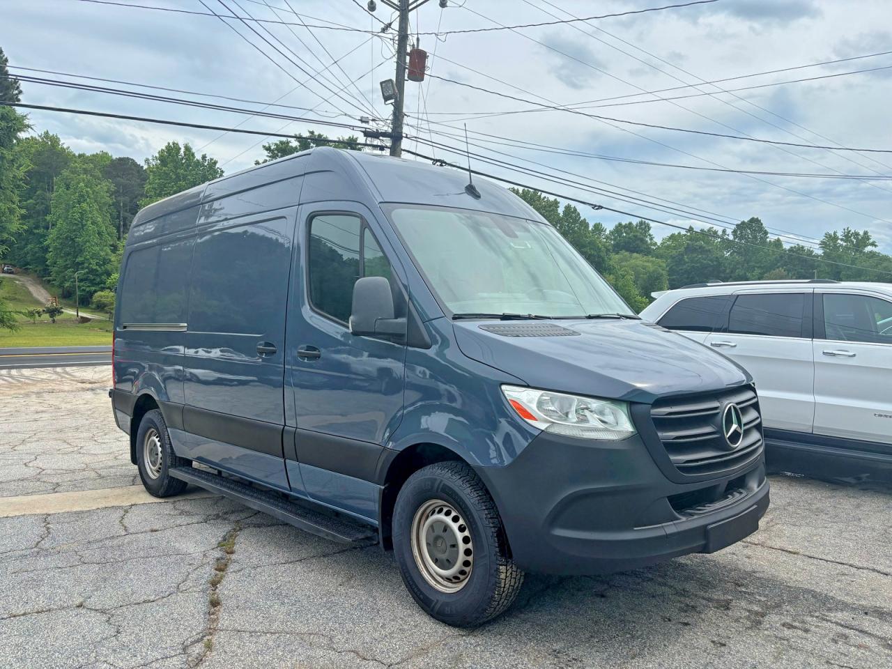 Salvage Mercedes-Benz Sprinter Image
