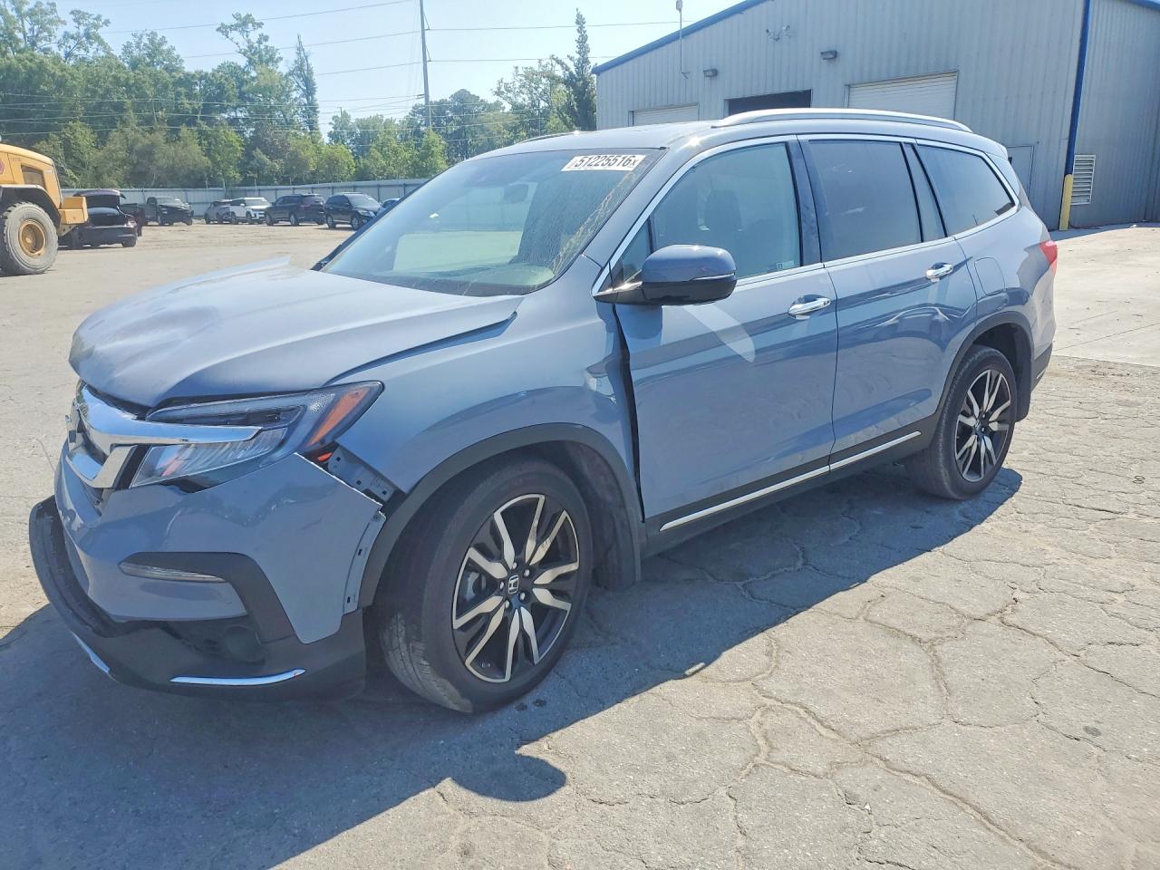 Salvage Honda Pilot Image