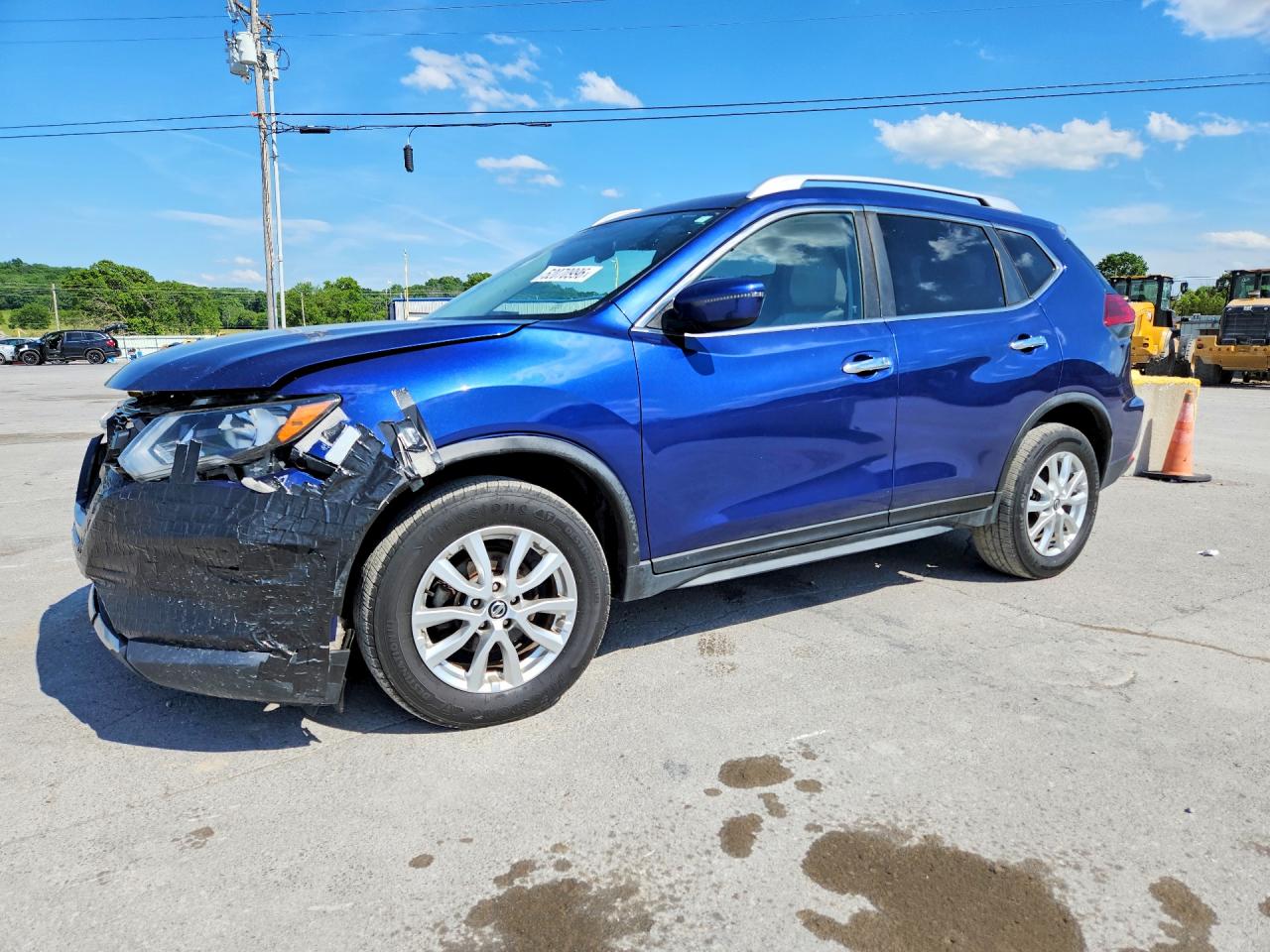 Salvage Nissan Rogue Image