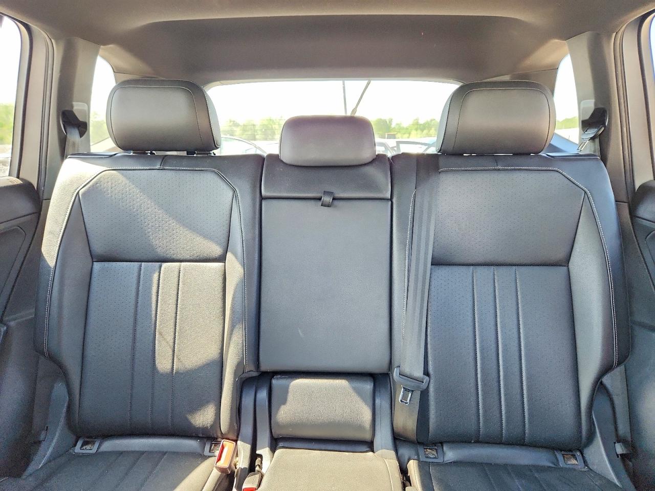 Volkswagen Tiguan S