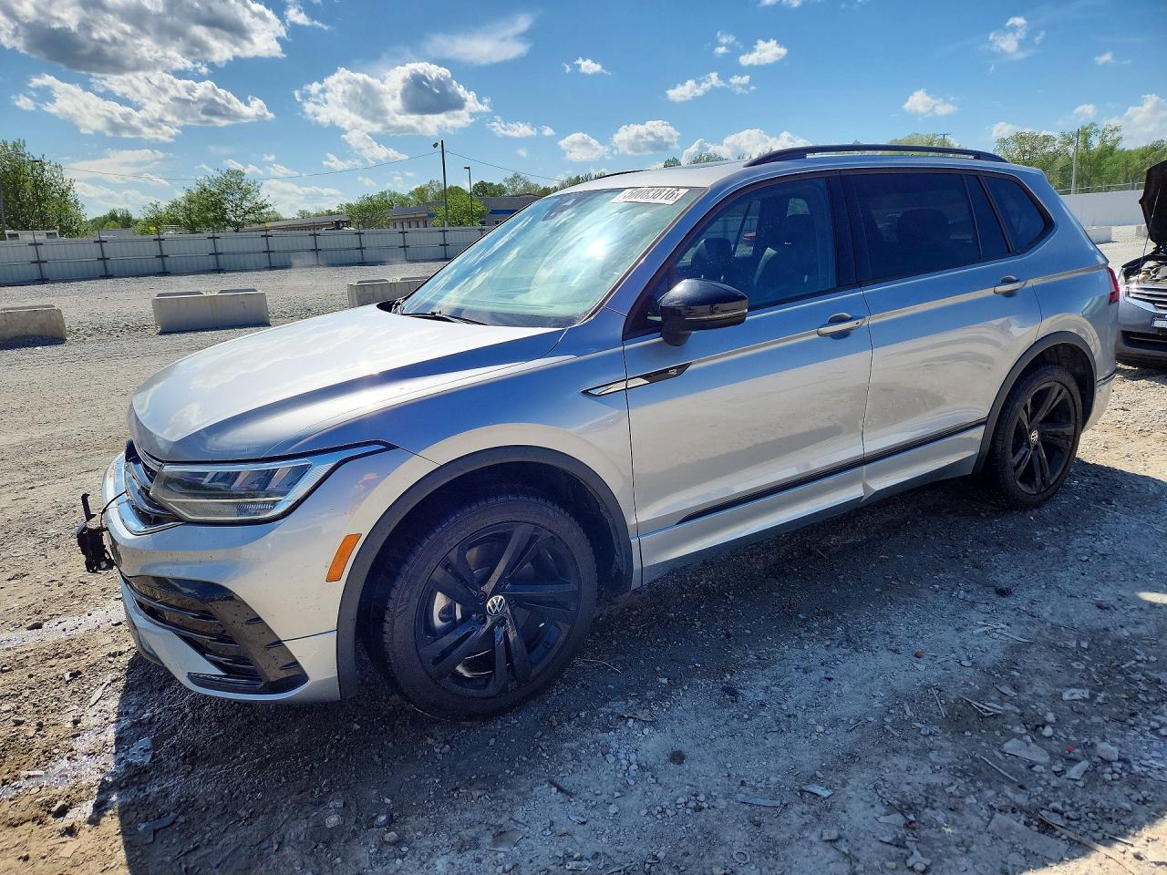 Salvage Volkswagen Tiguan Image