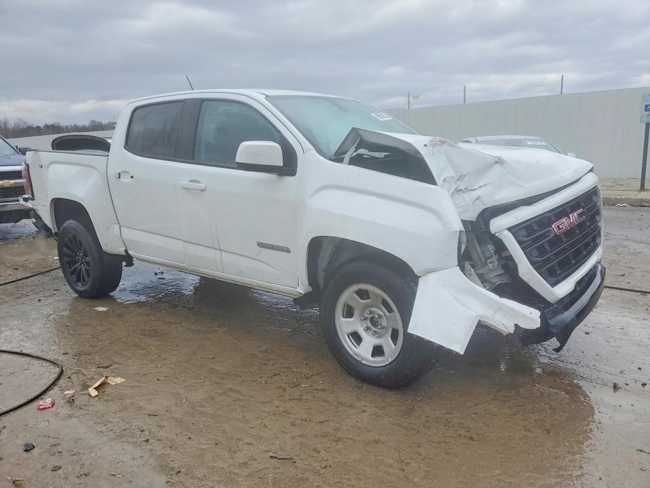 GMC Canyon Elevation