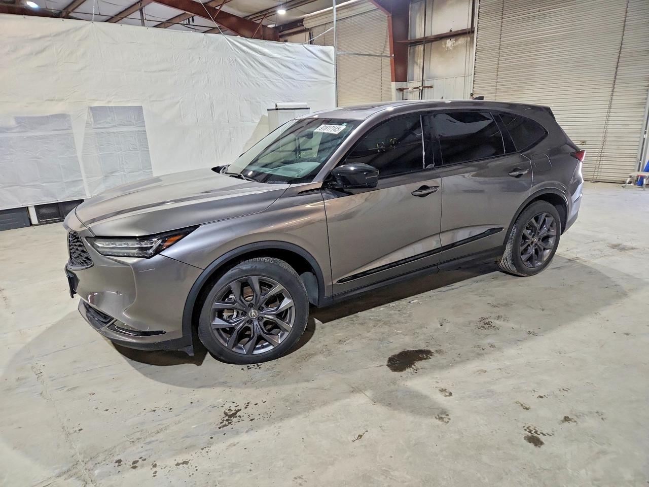 Salvage Acura MDX Image