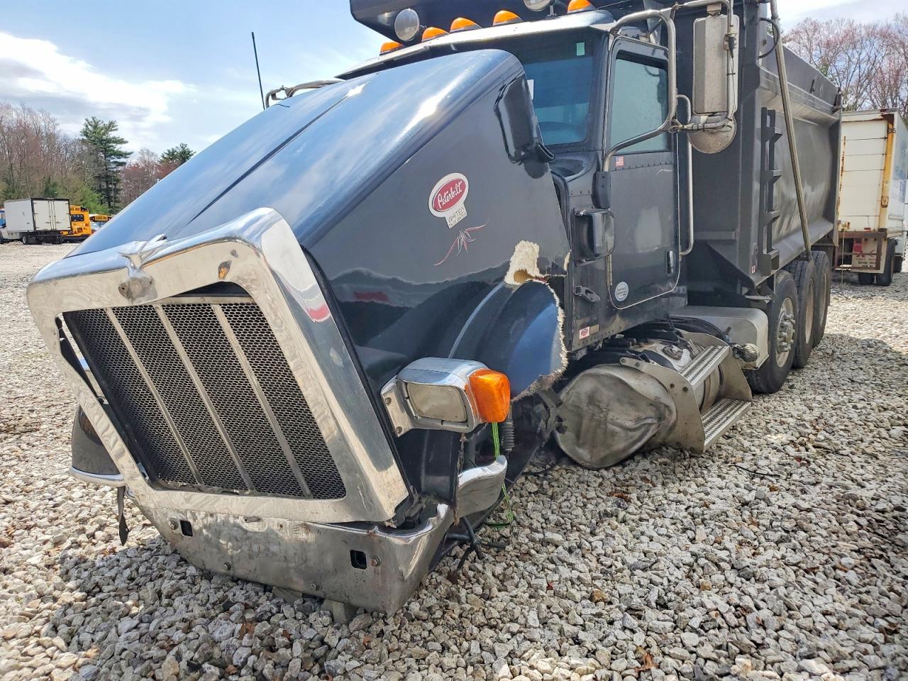 Peterbilt 365