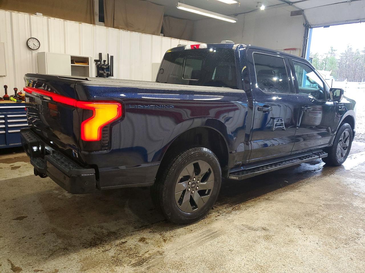 Ford F-150 Lightning Pro