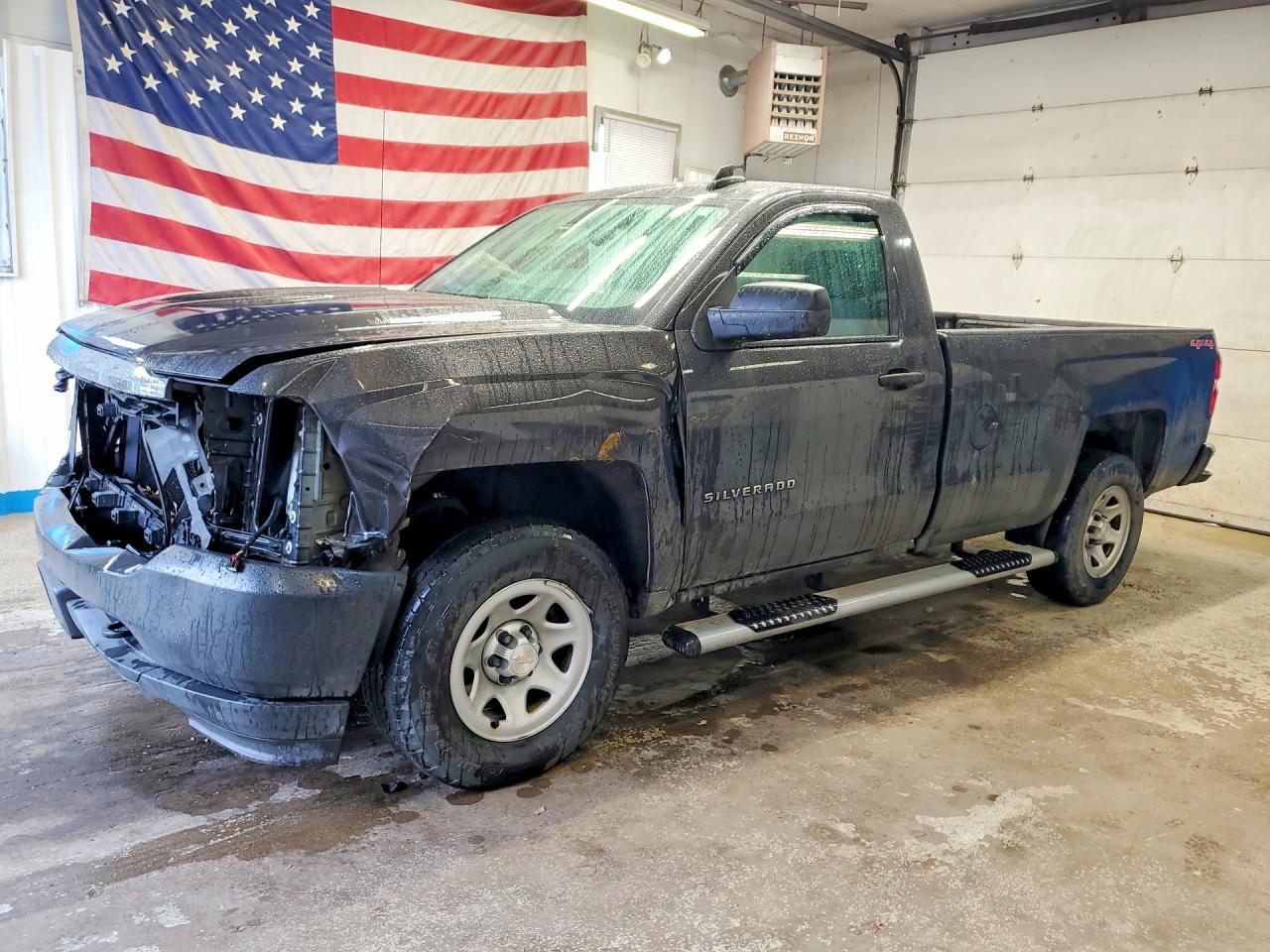 Salvage Chevrolet Silverado Image