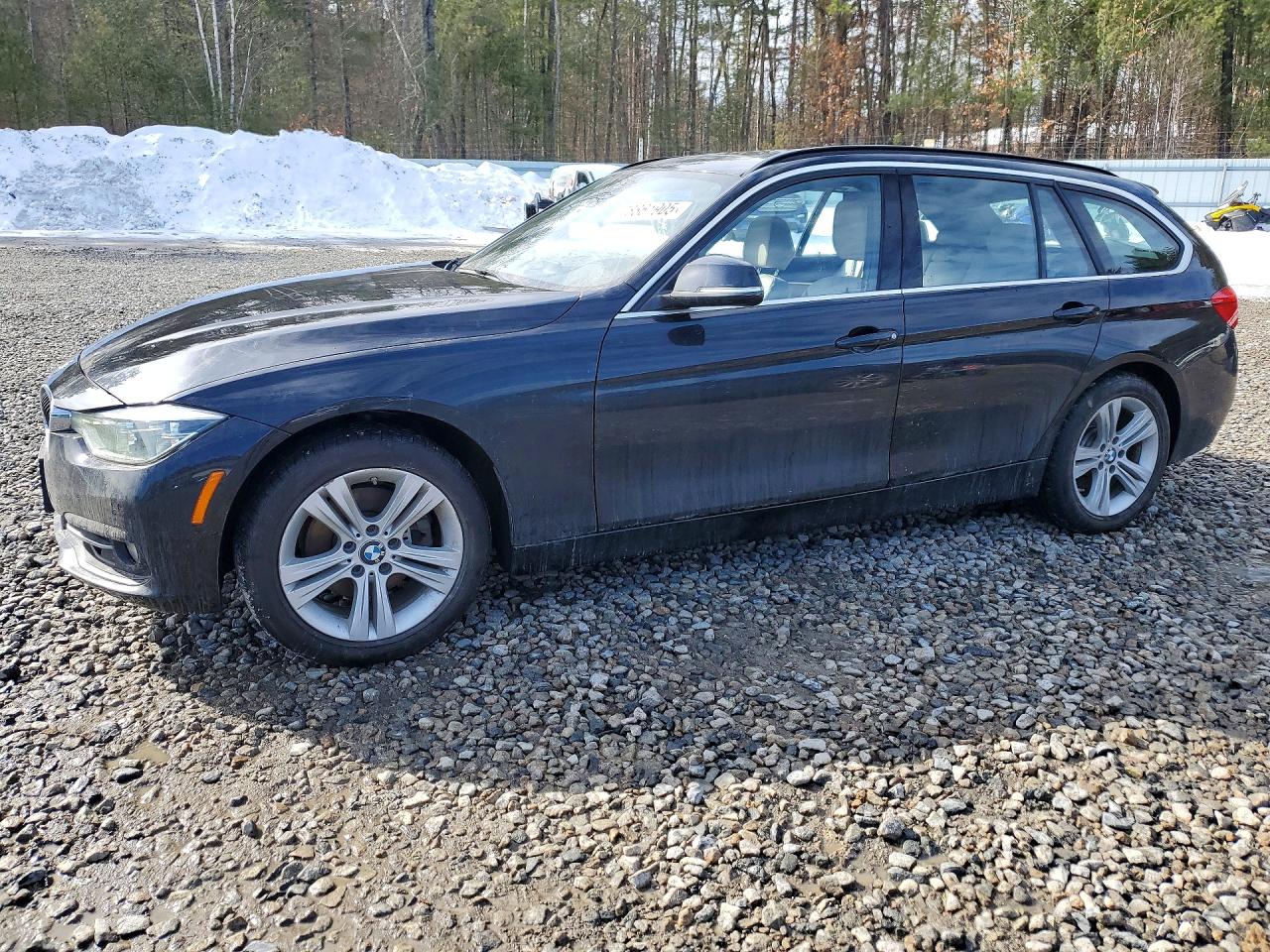 Salvage BMW 3 Series Image
