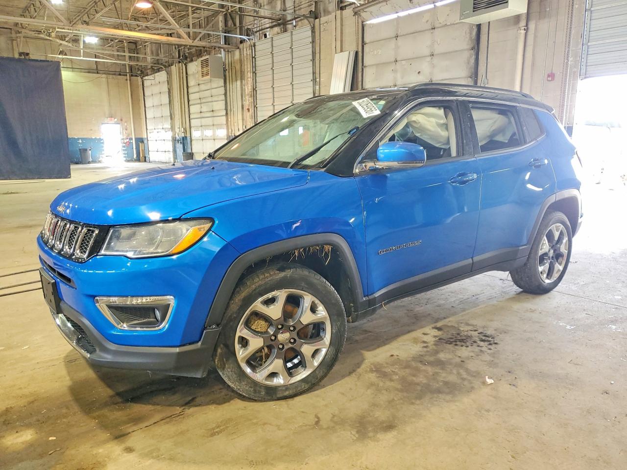 Salvage Jeep Compass Image