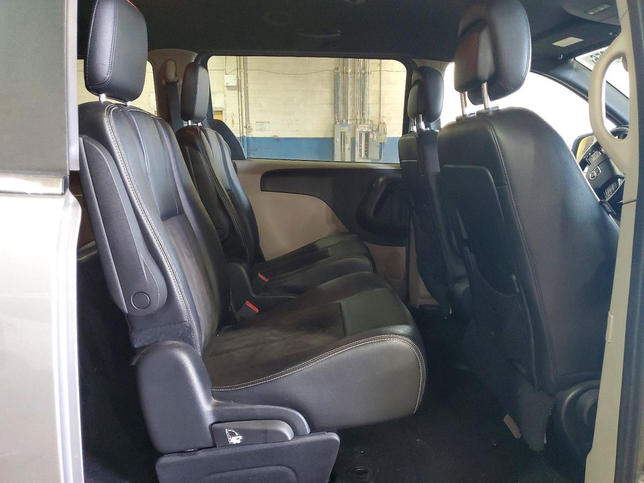 Dodge Caravan Sxt